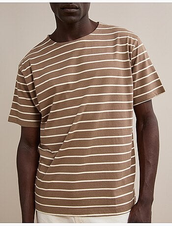 Camiseta de rayas, mo fashion