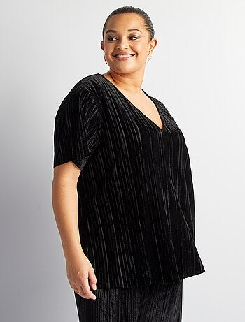 Camiseta de terciopelo con cuello de pico