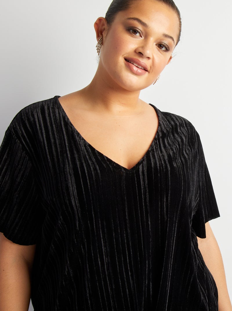 Camiseta de terciopelo con cuello de pico negro - Kiabi