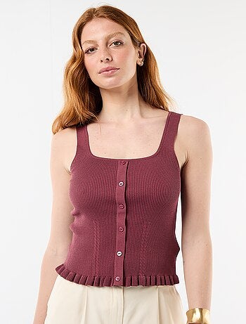 Camiseta de tirantes acanalada con abertura de botones decorativa en la parte delantera