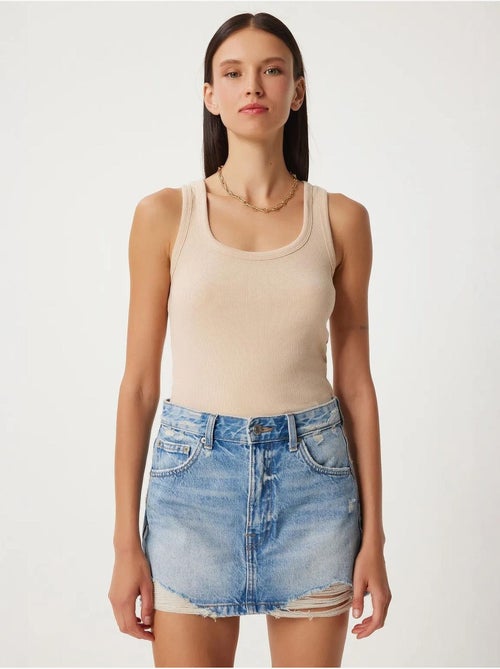 Camiseta de tirantes ajustada de algodón con cuello en u istanbul - Kiabi Camiseta de tirantes ajustada de algodón con cuello en u istanbul - Kiabi