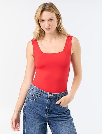 Camiseta de tirantes anchos cuello cuadrado