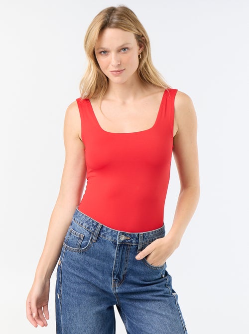 Camiseta de tirantes anchos cuello cuadrado - Kiabi Camiseta de tirantes anchos cuello cuadrado - Kiabi