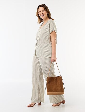 Camiseta de tirantes con botones dorados