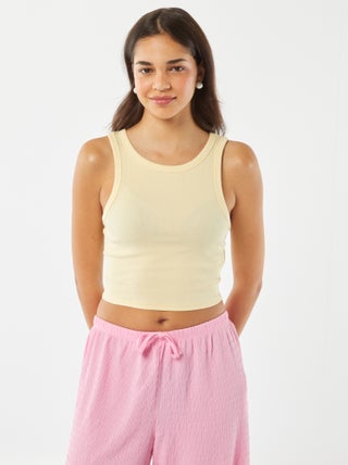 Camiseta de tirantes con cuello americano