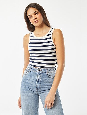 Camiseta de tirantes con cuello americano