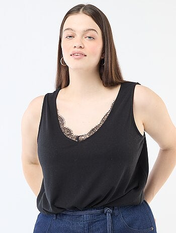 Camiseta de tirantes con cuello en pico y encaje