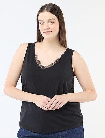 Camiseta de tirantes con cuello en pico y encaje