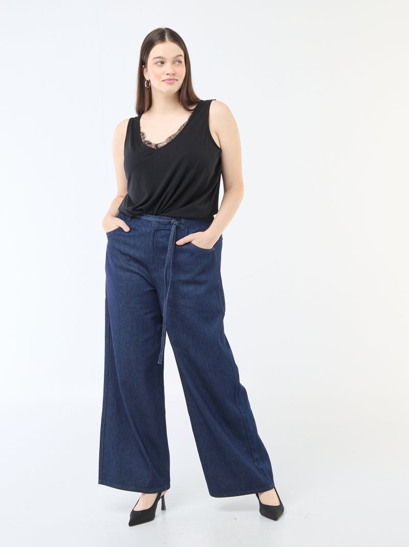 Camiseta de tirantes con cuello en pico y encaje Negro - Kiabi