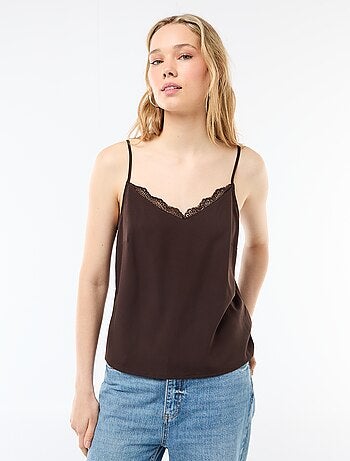 Camiseta de tirantes con tirantes finos ajustables y cuello de encaje