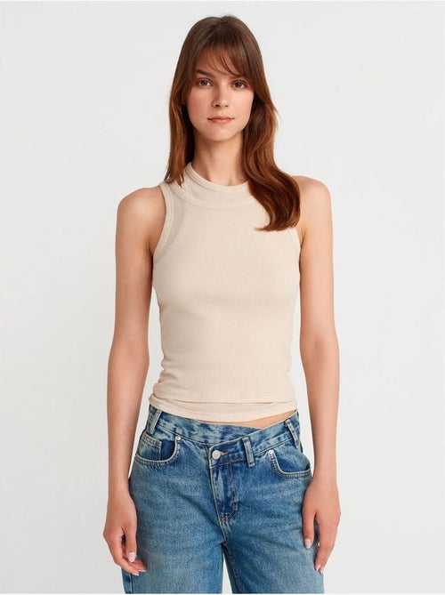 Camiseta de tirantes crop acanalada de algodón dilvin - Kiabi Camiseta de tirantes crop acanalada de algodón dilvin - Kiabi