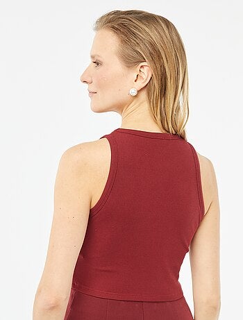 Camiseta de tirantes crop top con cuello americano