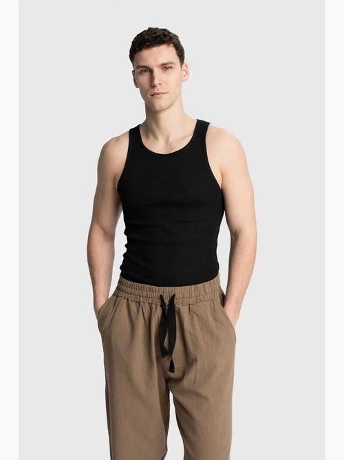 Camiseta de tirantes cuello u ajustada giesto - Kiabi Camiseta de tirantes cuello u ajustada giesto - Kiabi