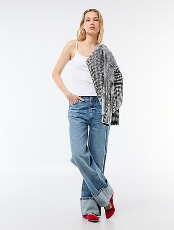 Camiseta de tirantes de canalé con tirantes finos