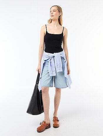 Camiseta de tirantes de canalé con tirantes finos