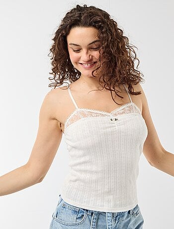 Camiseta de tirantes de punto calado y encaje