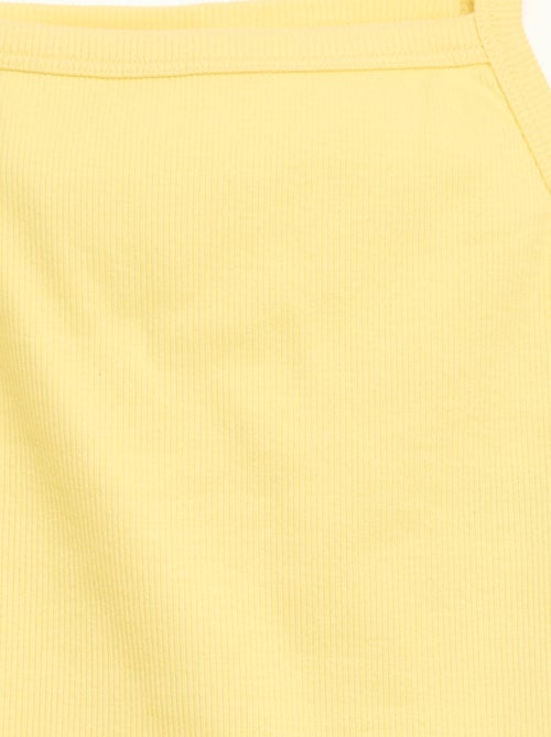 Camiseta de tirantes lisa de canalé con tirantes finos - Kiabi Camiseta de tirantes lisa de canalé con tirantes finos - Kiabi