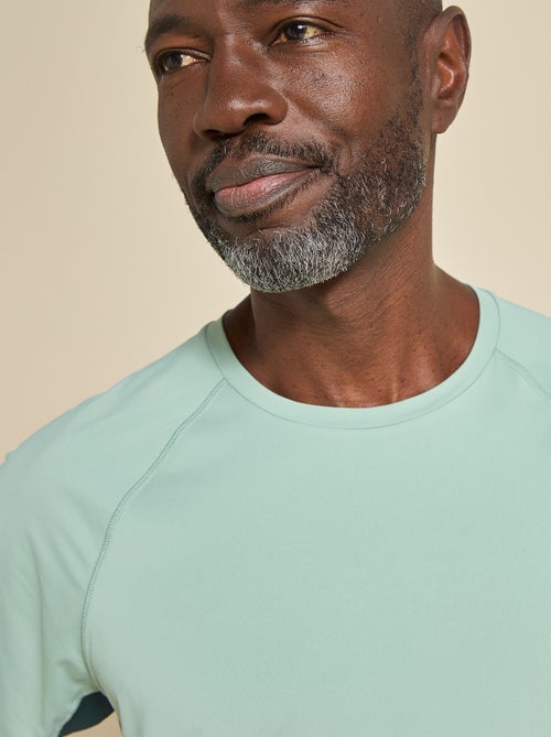 Camiseta deportiva con detalle reflectante - (ekstract) - Kiabi