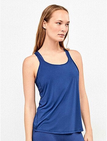 Camiseta deportiva con espalda mariposa de secado rápido