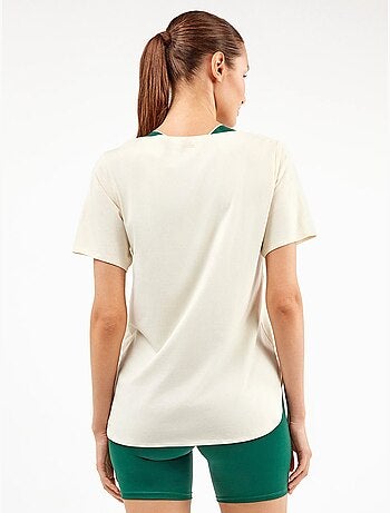 Camiseta deportiva manga corta con aperturas laterales