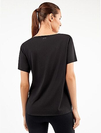 Camiseta deportiva manga corta con aperturas laterales