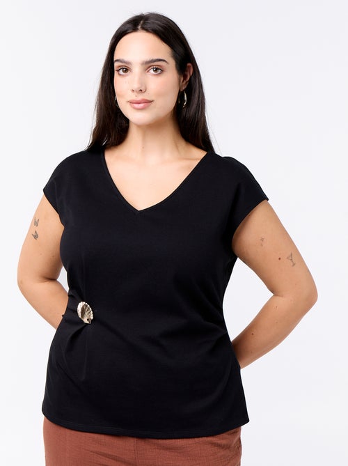 Camiseta drapeada con joya dorada - Kiabi