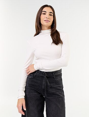 Camiseta elástica de cuello alto