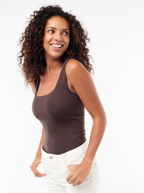 Camiseta elástica de cuello cuadrado - Kiabi Camiseta elástica de cuello cuadrado - Kiabi