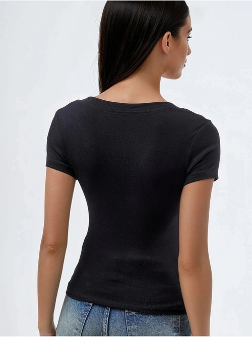 Camiseta elástica de manga corta con cuello en v busem - Kiabi