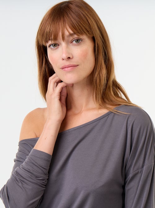 Camiseta elástica de manga larga con elástico en los laterales - Kiabi Camiseta elástica de manga larga con elástico en los laterales - Kiabi