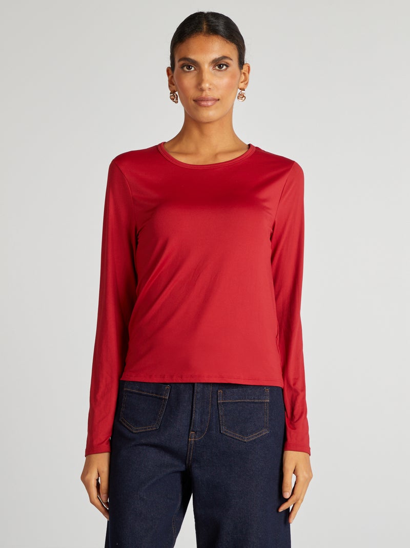 Playera Camiseta Manga Larga Mujer Roja 2,240 Vectores De Stock Y