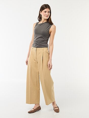 Camiseta elástica lisa asimétrica