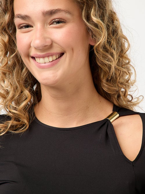 Camiseta entallada con detalle dorado - Kiabi