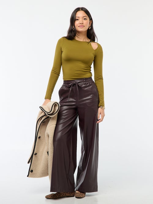 Camiseta entallada con detalle dorado - Kiabi