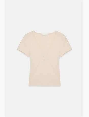 Camiseta entallada de manga corta con cuello de pico dilvin
