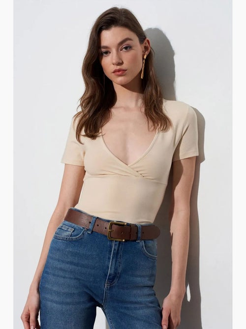 Camiseta entallada de manga corta con cuello de pico dilvin - Kiabi