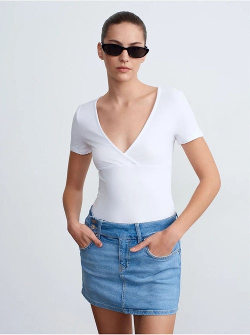 Camiseta entallada de manga corta con cuello de pico dilvin - Kiabi