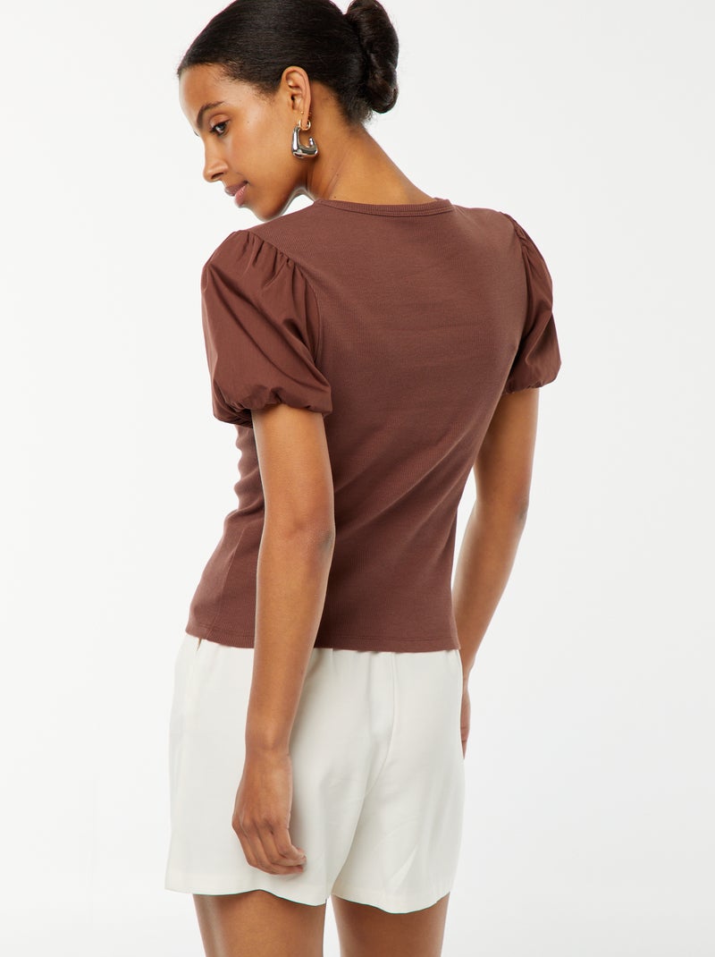 Camiseta entallada en dos materiales con manga abullonada Marron - Kiabi
