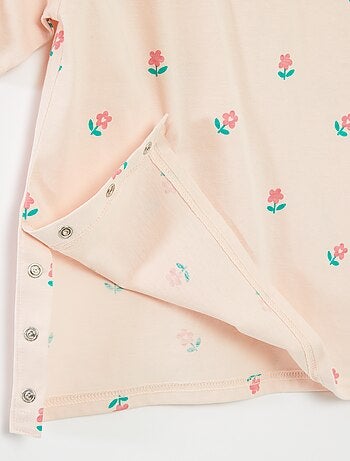 Camiseta estampada con automáticos en el hombro - Fácil de Poner