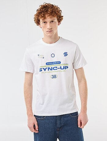 Camiseta estampada con diseño posicionado en algodón liso