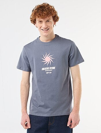 Camiseta estampada con diseño posicionado en algodón liso