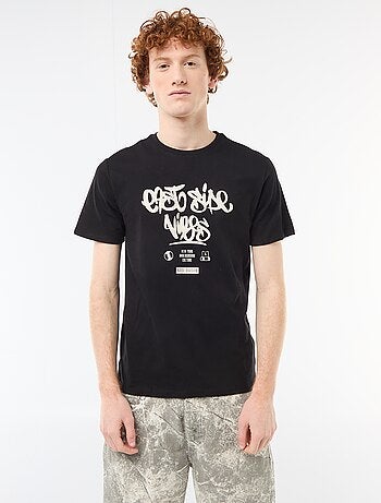 Camiseta estampada con diseño posicionado en algodón liso