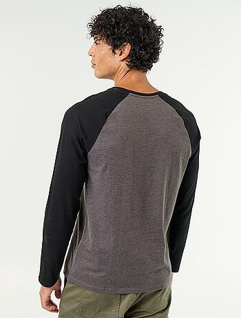 Camiseta estampada con mangas largas raglán