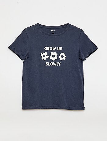 Camiseta estampada con mensaje y manga corta