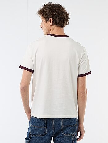 Camiseta estampada con ribete en contraste