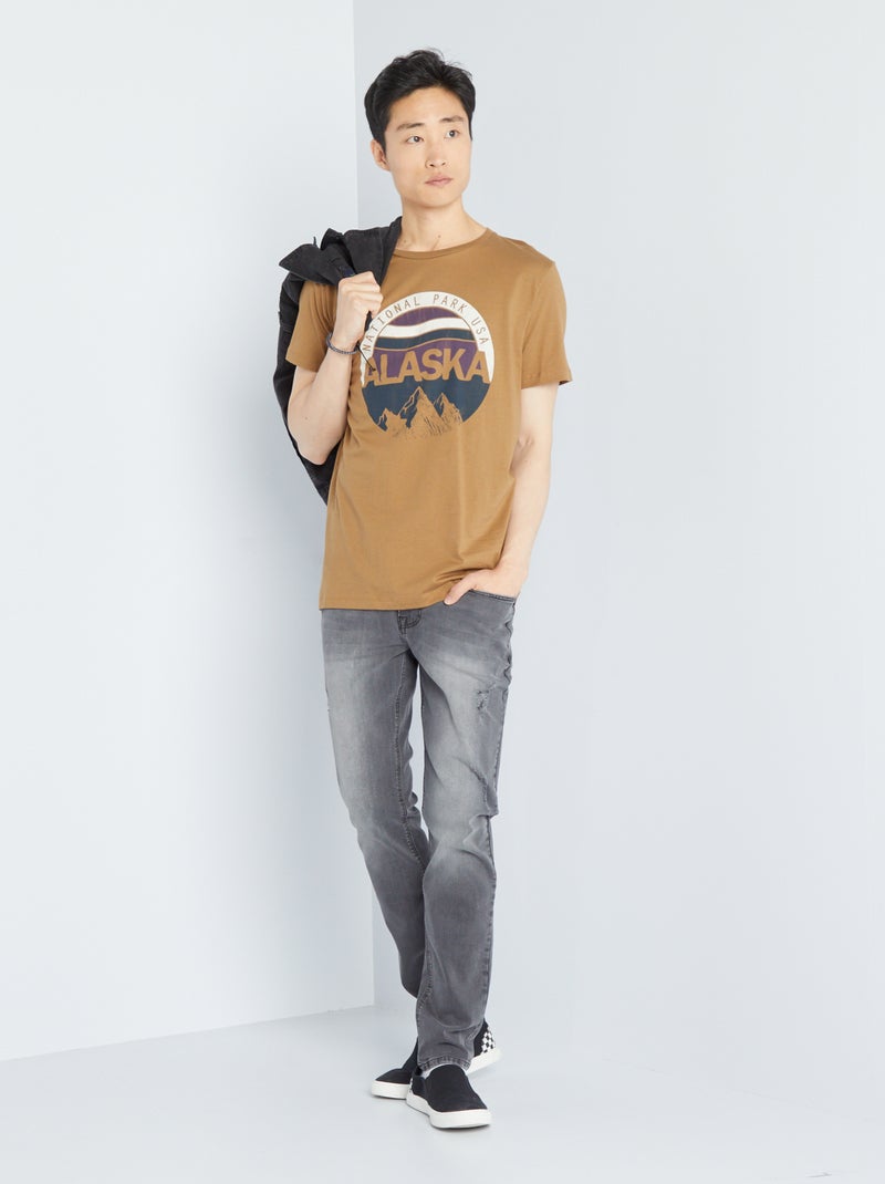 Camiseta estampada de manga corta camello - Kiabi
