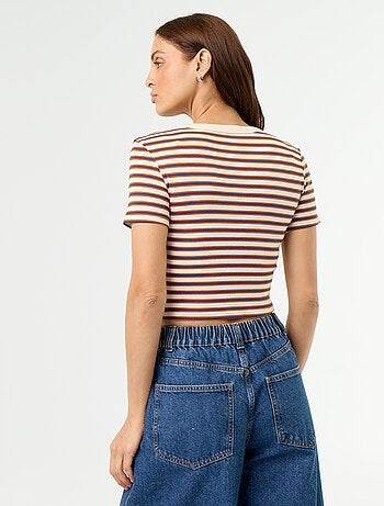 Camiseta estampada de manga corta con diseño