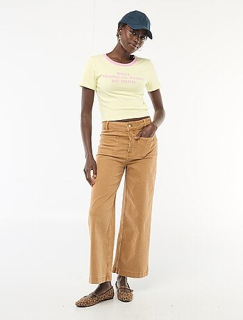 Camiseta estampada de manga corta con diseño