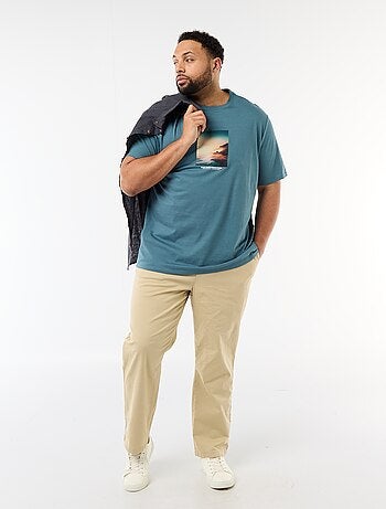 Camiseta estampada de manga corta y cuello redondo