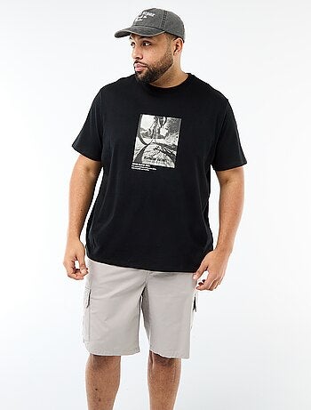 Camiseta estampada de manga corta y cuello redondo